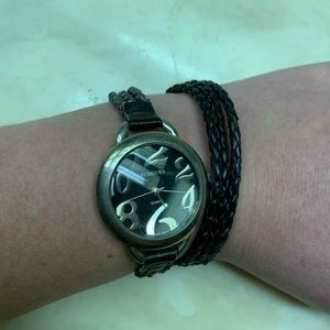 Wrap around black watch